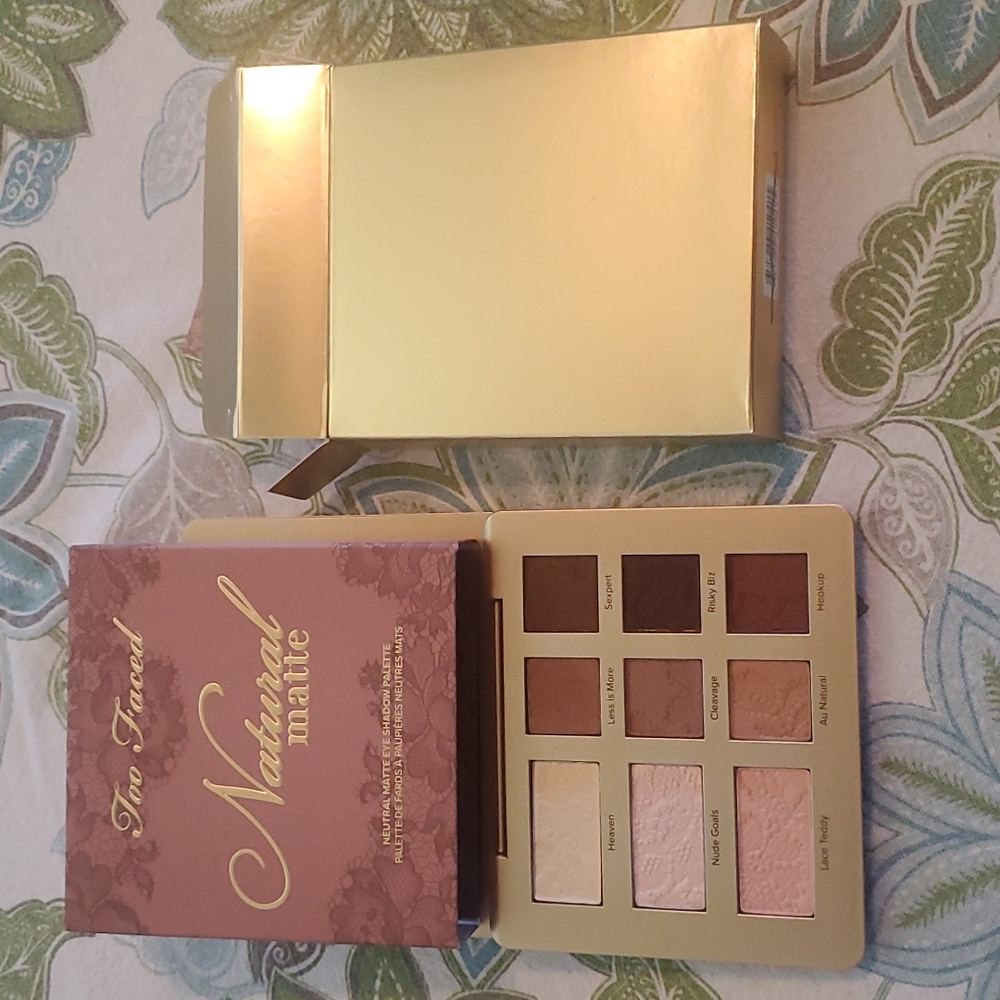 Matte eyeshadow palette